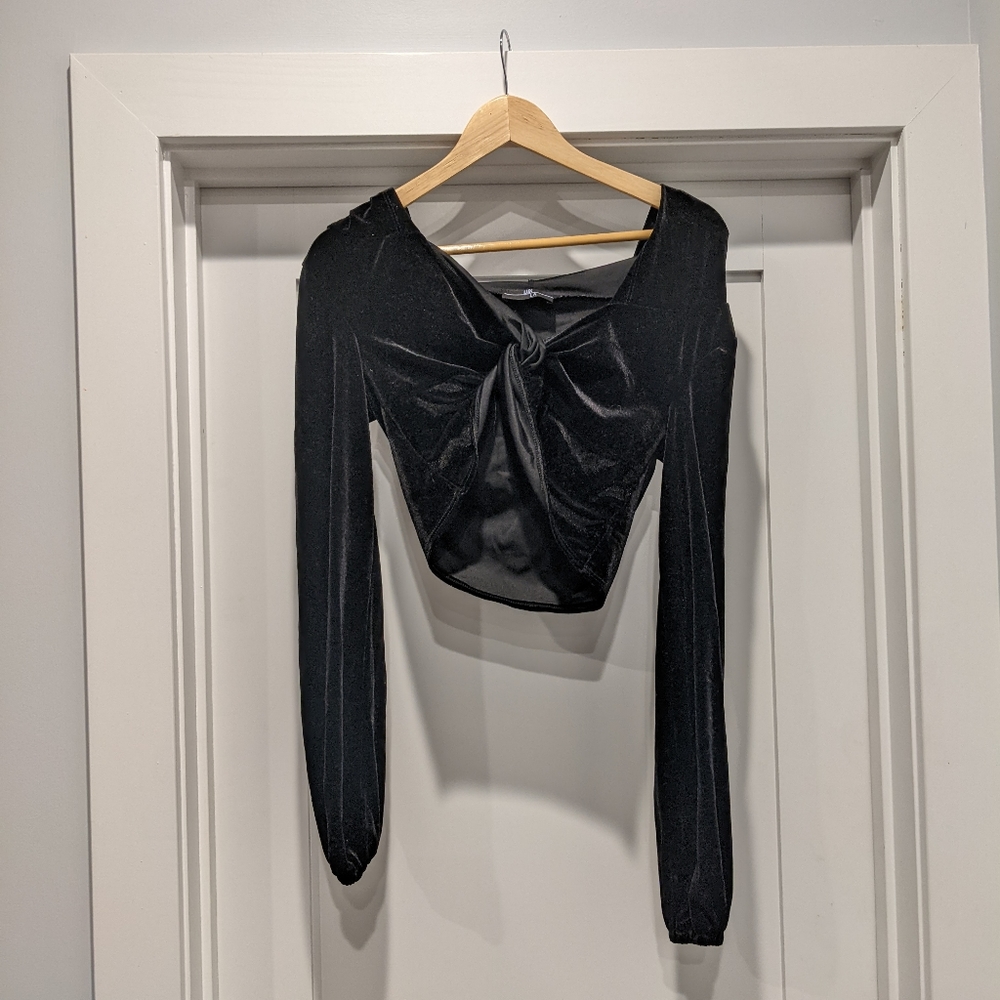 Hooded Black Long Sleeve Crop Top with cute front twist